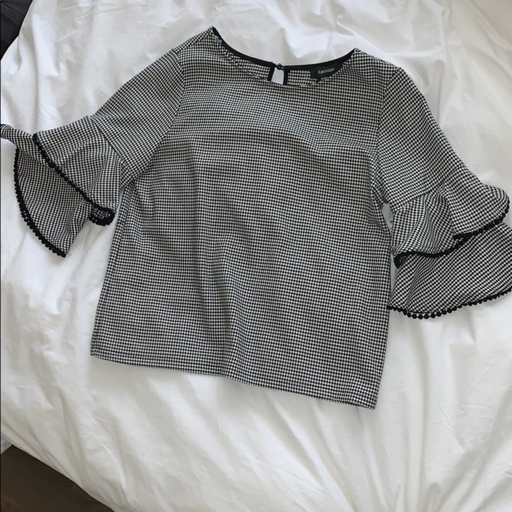 Karen Kane bell sleeve top